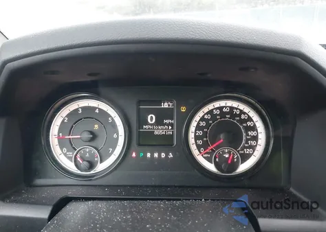 2018 Ram 1500 Tradesman 4X2 5'7 Box z USA, uszkodzony, nr VIN 1C6RR6KT1JS157394